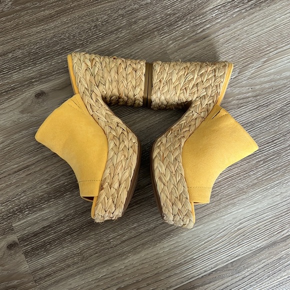 Lulus Ervyn Suede Raffia Platform Slide Sandals - Picture 6 of 9